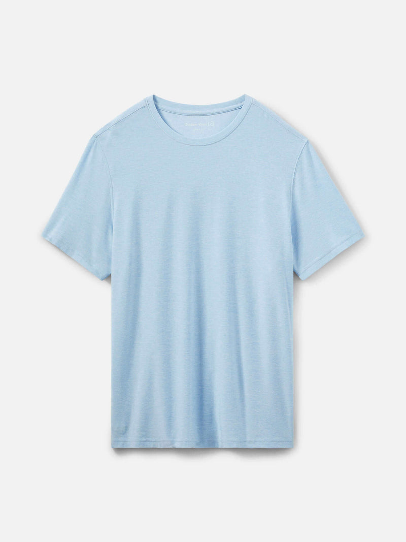 CloudKnit Shortsleeve in light blue, featuring soft, lightweight fabric ideal for low-sweat recreation.